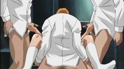 Үйсіз адамдармен жыныстық қатынасты көрсететін порнофильмдер Орыс порно көру: Әйелі күйеуінің көзінше басқа еркекті жұлқылайды