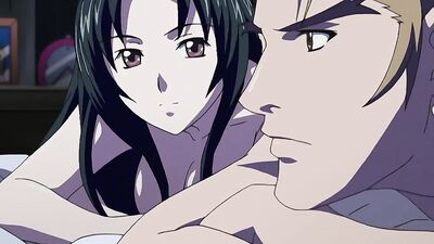 U zorlik bilan uning ogziga kirdi.